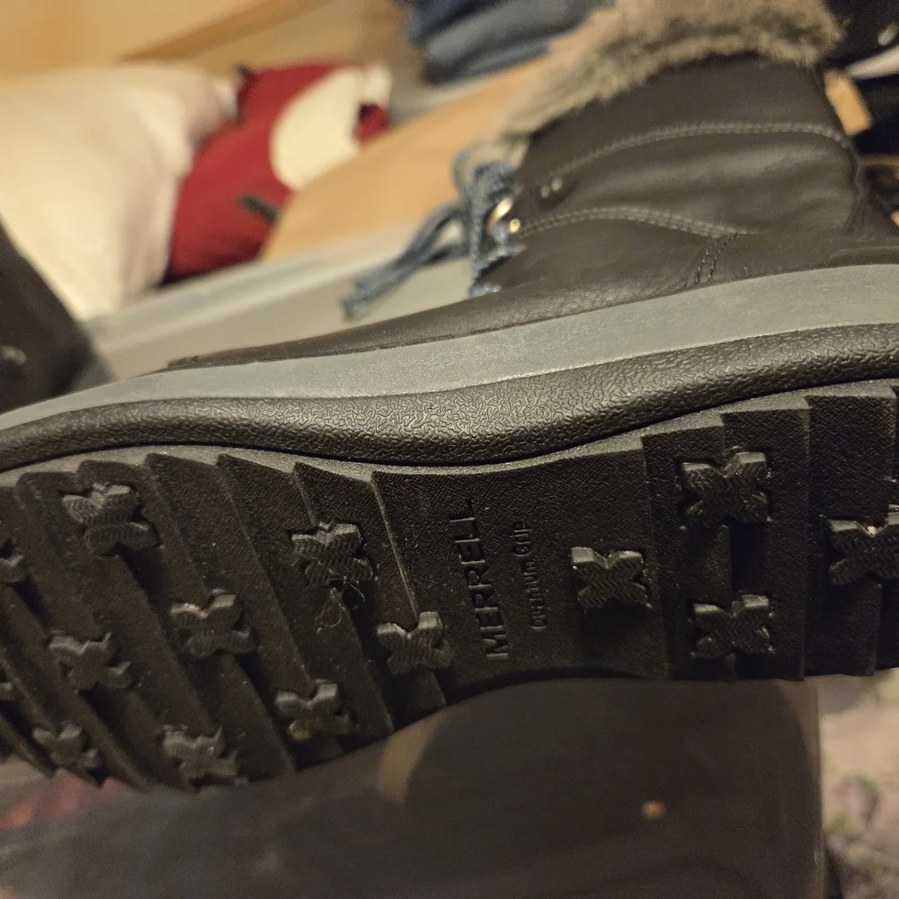 Merrell Black Winter Rain Boots with Fur Trim - Picture 4 of 9